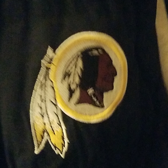 NFL VEST REDSKINS W/ DETACHABKE HOOD - Picture 3 of 6